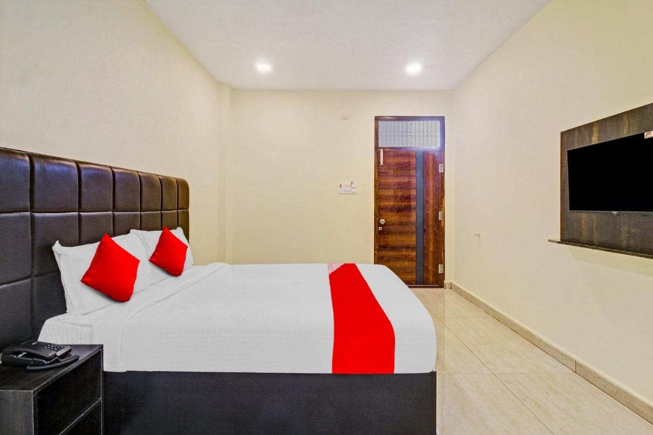 Super Hotel O Lakshmi Royal Inn Warangal Exterior photo