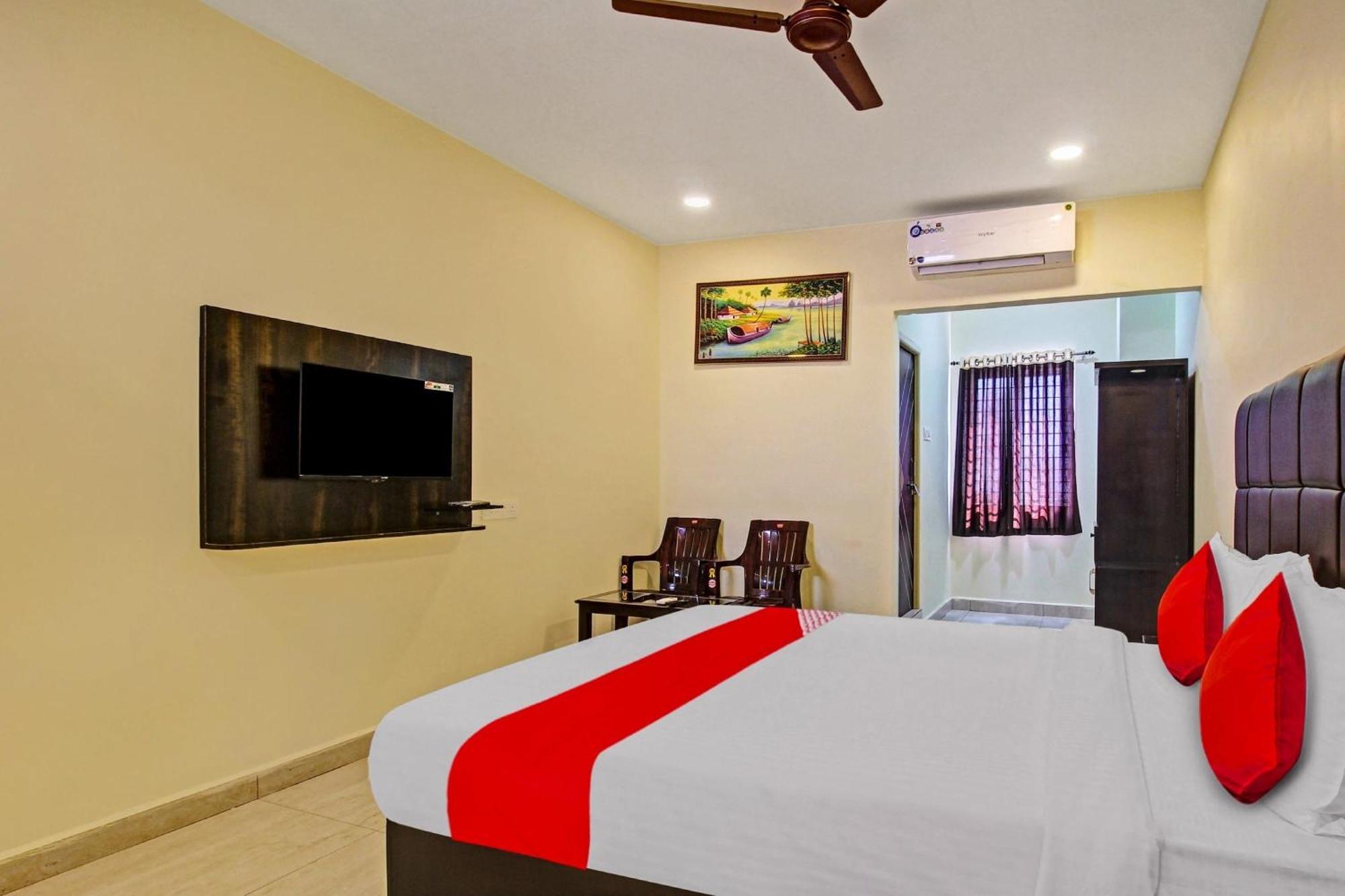 Super Hotel O Lakshmi Royal Inn Warangal Exterior photo